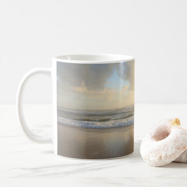 Taza De Café Playa del Océano al amanecer  (Con donut)