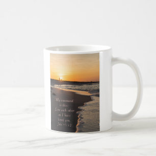 Taza De Café Playa Pareja Caminando Al Sunrise John 15 12
