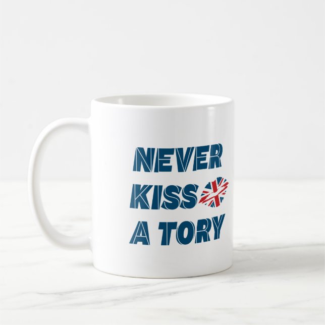Taza De Café Política británica - Nunca besar una historia (Izquierda)
