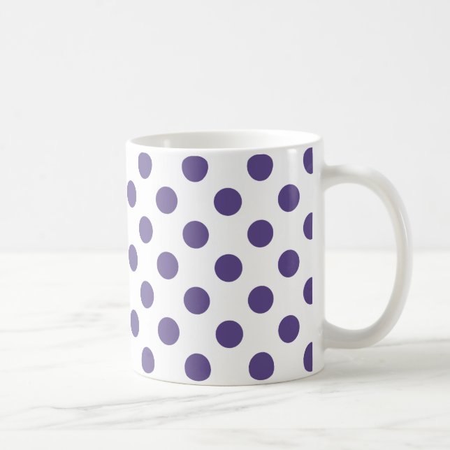 Taza De Café Polka ultravioleta sobre blanco (Derecha)