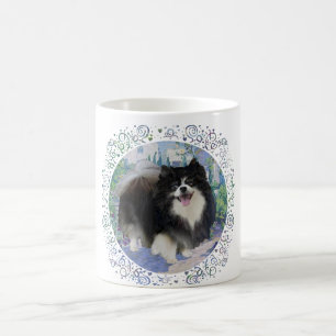 Taza De Café Pomerania en jardín de flores