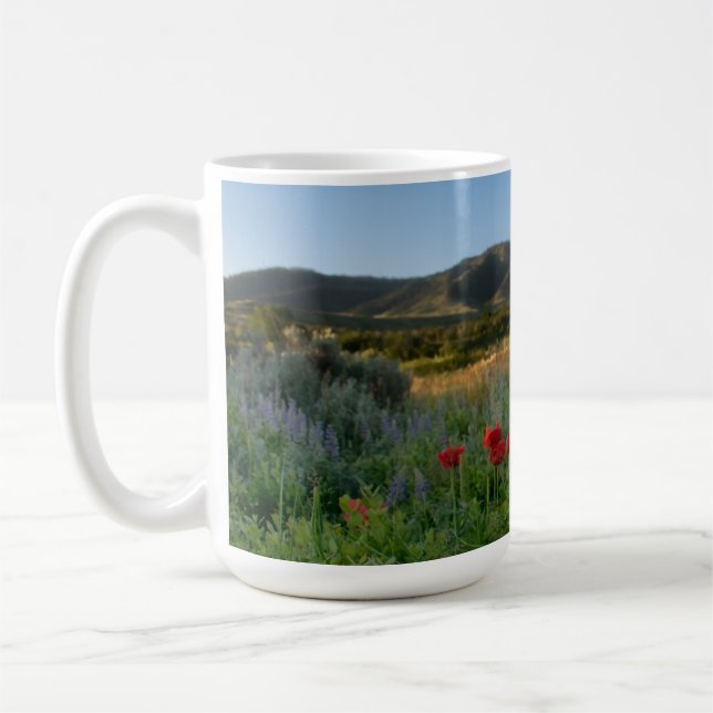 Taza De Café Poppies en el Valle Mug (Izquierda)