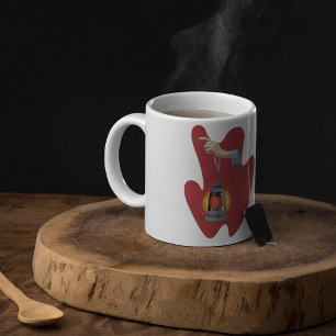 Taza De Café Portando Una Linterna