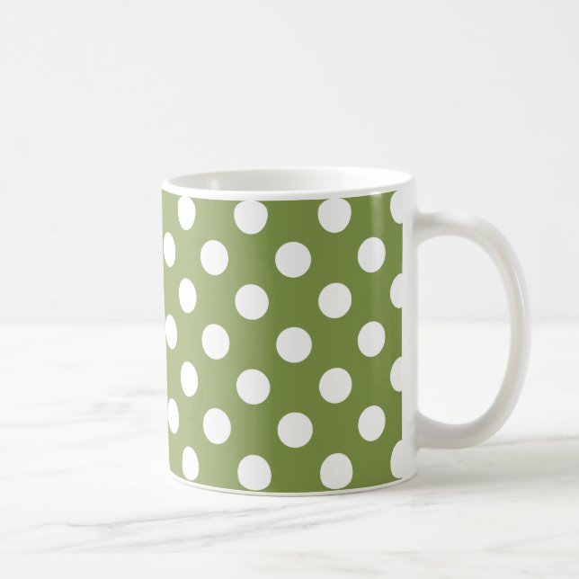 Taza De Café Pos de polka blanco sobre el verde oliva (Derecha)