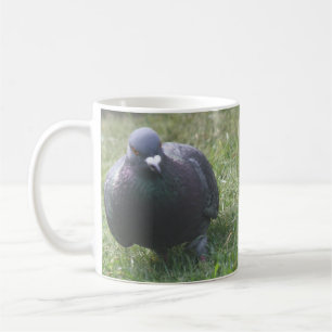 Taza De Café Posando el pichón Mug