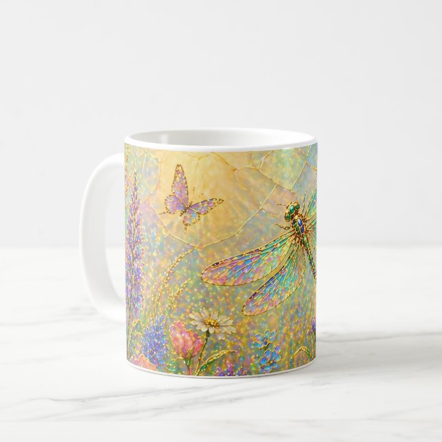 Taza De Café Prado de libélula iridiscente con mariposa (Anverso izquierdo)