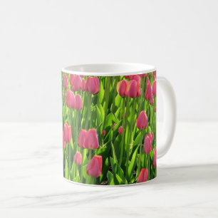 Taza De Café Precioso Campo de Tulipanes Rosas