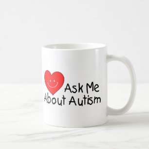 Taza De Café Pregúnteme acerca del autismo (el corazón)