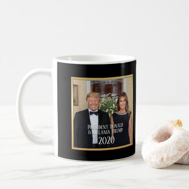 Taza De Café Presidente Donald Trump y Melania Elegante 2020 (Con donut)