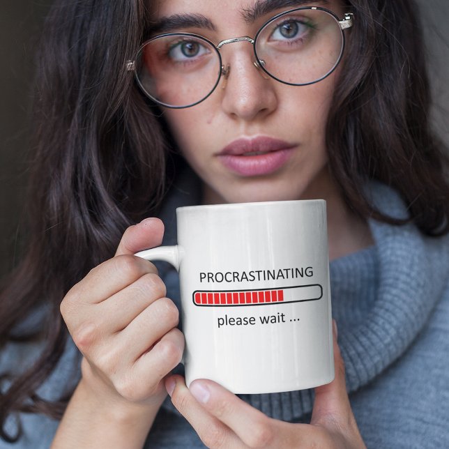 Taza De Café Procrastinando Por Favor Esperen - Lazy Day Mug (Subido por el creador)