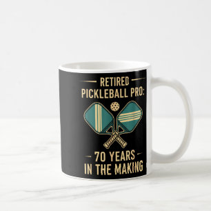 Taza De Café Profesional de pickleball retirado_ 70 años de org