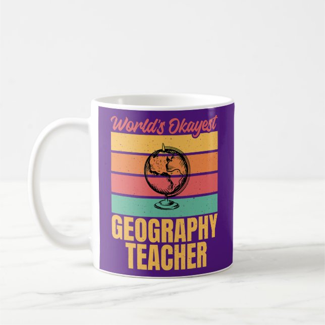 Taza De Café Profesora de Geografía de Worlds Okayest  (Izquierda)
