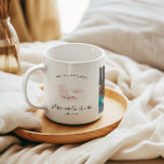 Taza De Café Promocionado a la tía | Foto personalizada<br><div class="desc">Con una preciosa acuarela de ilustracion con el año establecido. "Sólo las mejores hermanas son ascendidas a tía". Sube tus propias fotos y escribe un mensaje personalizado. Personaliza a tu tía o tía para crear un regalo único. Una manera perfecta de mostrarle lo increíble que es cada día. Todos los...</div>