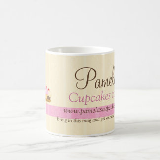 Taza de café promocional rubia de la magdalena D12