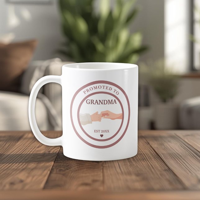 Taza De Café Promoted to Grandma Est. 20XX  (Subido por el creador)