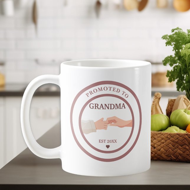 Taza De Café Promoted to Grandma Est. 20XX  (Subido por el creador)