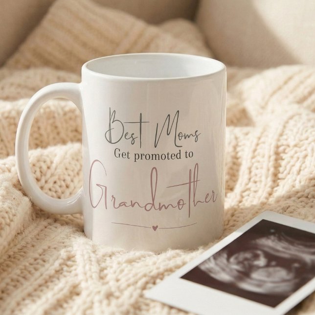 Taza De Café Promoted to Grandmother Pregnancy Announcement (Best moms get promoted to Grandmother mug
)