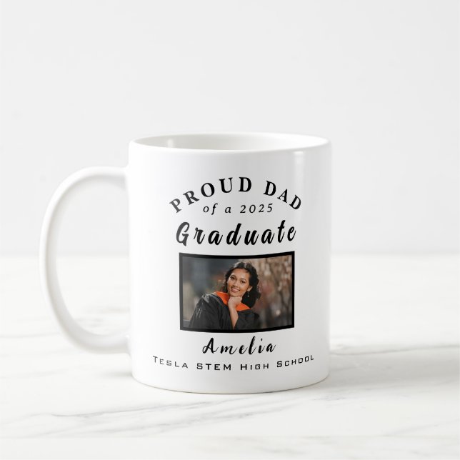 Taza De Café Proud Dad Graduation 2025 Custom Photo Gift  (Izquierda)