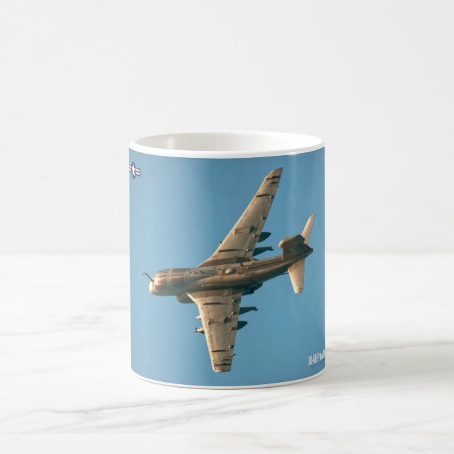 TAZA DE CAFÉ PROWLER EA-6B (Centro)
