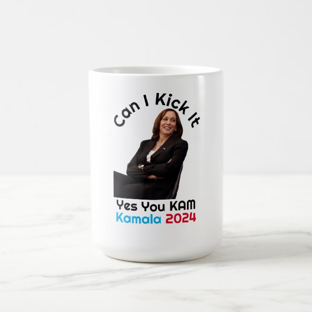 Taza De Café ¿Puedo Patearlo Kamala Harris 2024? (Centro)