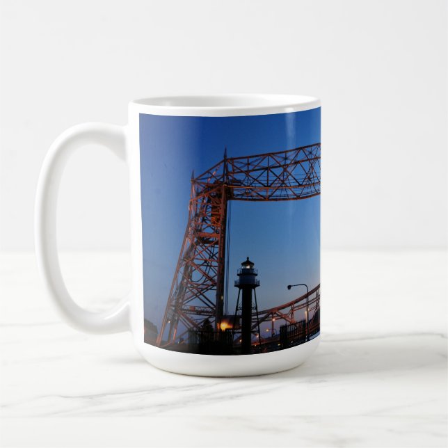 Taza De Café Puente de elevación aérea Duluth Minnesota (Izquierda)