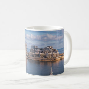 Taza De Café Puerto de Sliema y rascacielos de Malta
