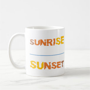 Taza De Café puesta de sol por la mañana
