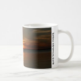 Taza De Café Puesta del sol pura en la playa