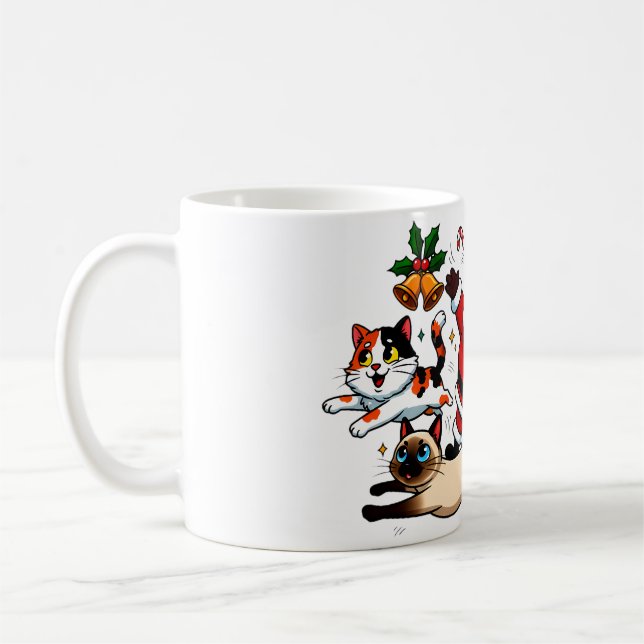 Taza De Café Purr-suit of Fun: Santa’s Pet Parade (Izquierda)