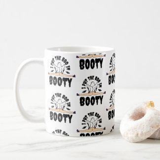 Taza De Café Puse el Boo en una mujer fantasma de Halloween.
