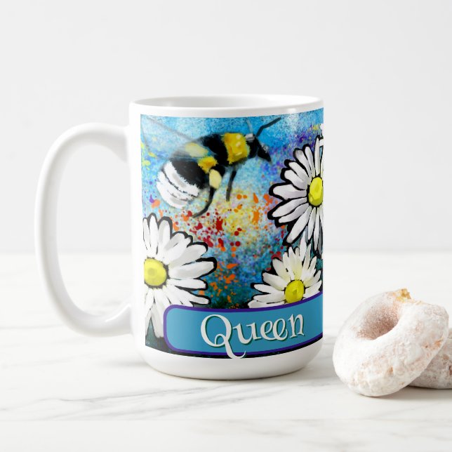 Taza De Café Queen Bee Whimsical Bumblebee Daisies Personalized (Con donut)