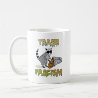 Taza De Café Raccoon retro cutáneo - fascismo por basura