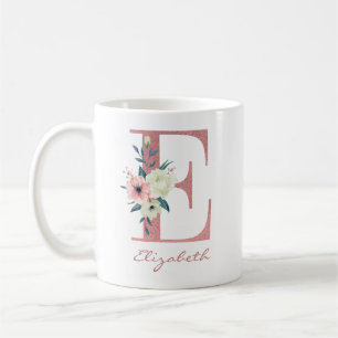 Taza De Café Ramo de letras florales elegantes E rosa y marfil
