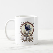 Raven gótico en la plataforma de Skulls Bird Mug