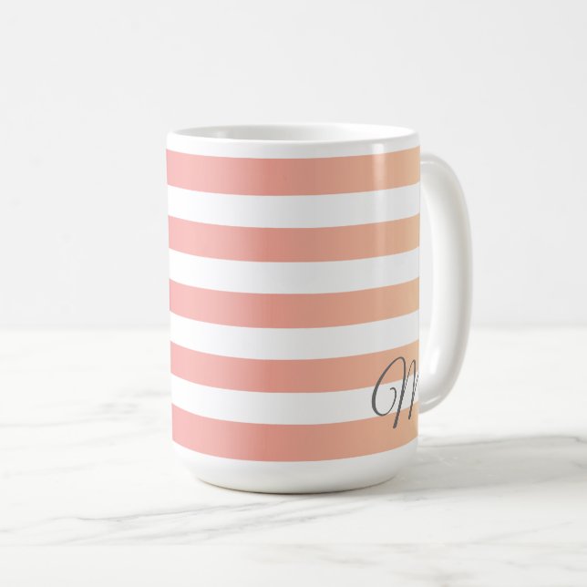 Taza De Café Rayas de gradiente rosado monogramadas (Anverso derecho)