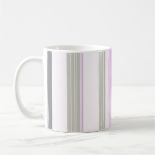 Taza De Café Rayas verticales grises y rosadas.
