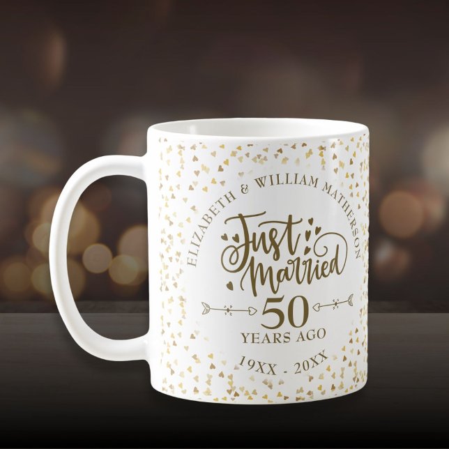 Taza De Café Recién casados 50 aniversario de bodas Corazones d (Just Married 50th Wedding Anniversary Gold Hearts Coffee Mug)