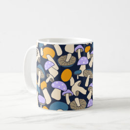 Taza De Café Recolección de hongos en el bosque de medianoche a
