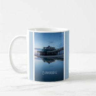 Taza De Café Reflejos del muelle de Blankenberge en la hora azu