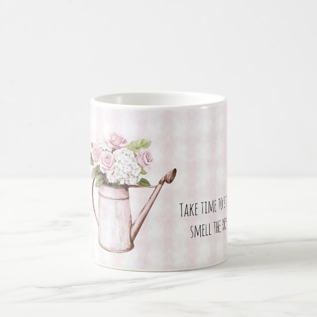 Taza De Café Regadera de flores blancas con rosas rosadas (Centro)