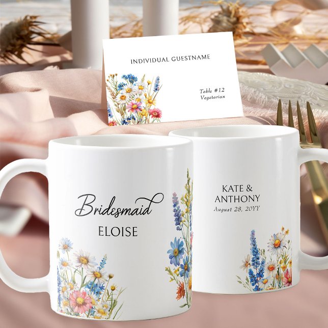 Taza De Café Regalo de Boda de la dama de honor silvestre (Bridal Party Personalized Mugs from Country Wildflower Wedding Collection by Darling & May)