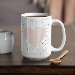 Taza De Café Regalo moderno Pastel Rosa y Corazón Agradable<br><div class="desc">Bienvenido a nuestra encantadora colección de productos de regalo modernos pastel rosado y cardíaco, disponibles exclusivamente en Zazzle. Nuestra selección está diseñada para darle un toque de elegancia y encanto a sus momentos especiales. Ya sea que esté comprando a un ser querido o tratándose a sí mismo, nuestros productos harán...</div>