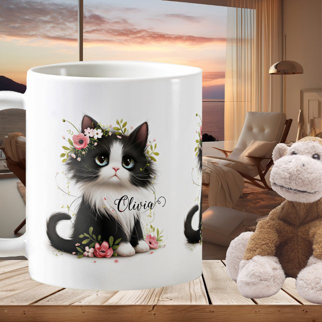 Taza De Café Regalos de gatitos deliciosos para los niños (Cute mug featuring an illustration with a kitten with flowers. Lovely for a girl.)
