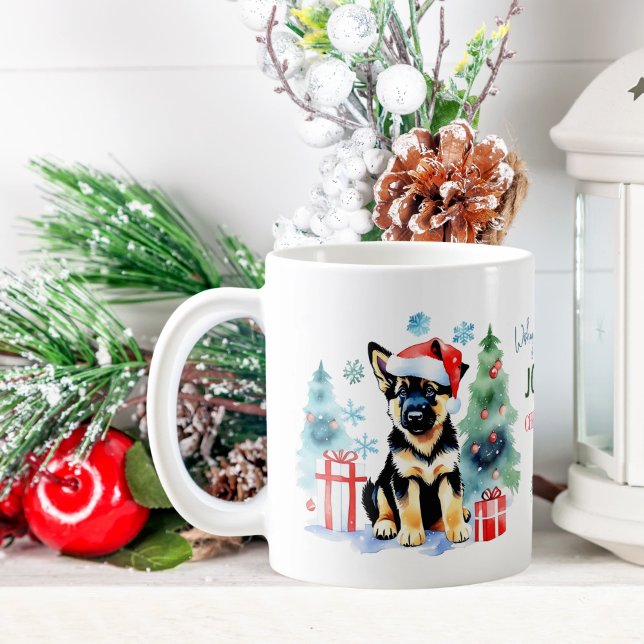 Taza De Café Regalos de Navidades Pastores Alemanes para perros (Cute German Shepherd puppy in Santa hat by Christmas tree and gift boxes watercolor personalized mug)