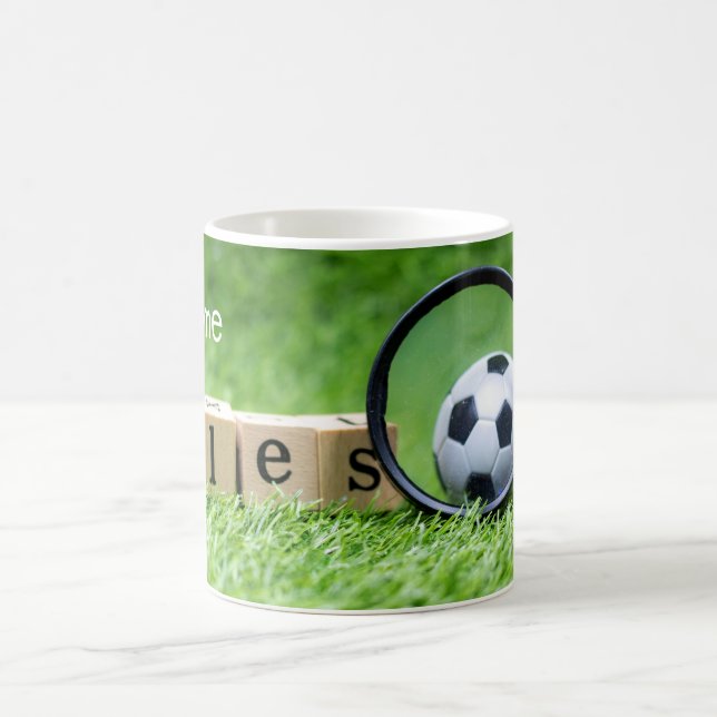 Taza De Café REGLAS DE Fútbol con balón sobre regalos verdes pa (Centro)