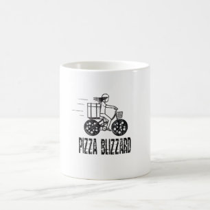 Taza De Café Repartidor de pizza en bicicleta con tormenta de n