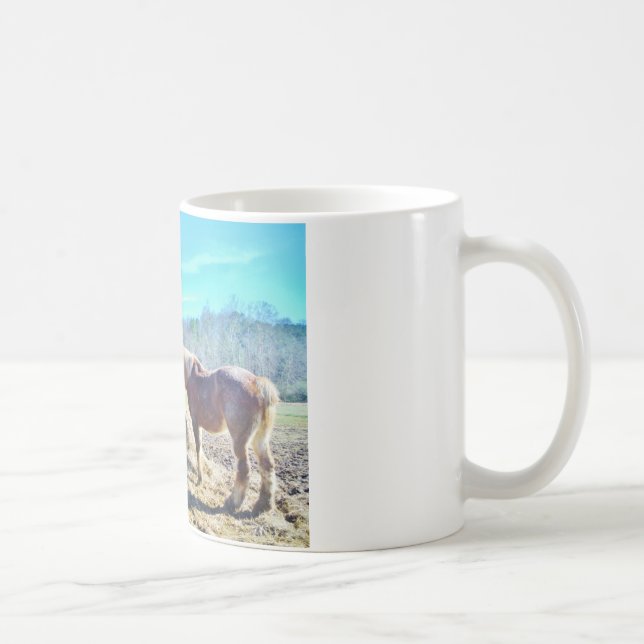 Taza De Café Rescatados Caballos Borradores comiendo heno (Derecha)