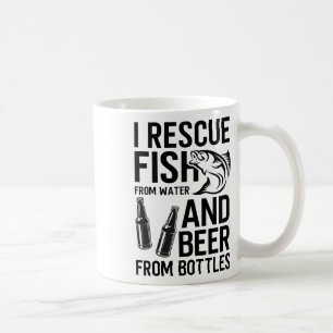 Taza De Café Rescato Peces Del Agua Y Cerveza De Botellas Fis
