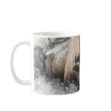 Resiliencia en invierno: Bison Coffee Mug