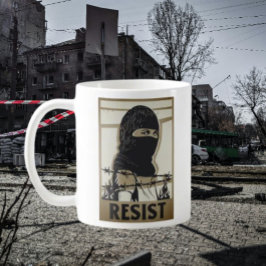 Taza De Café Resistir a la mujer en la máscara de esquí